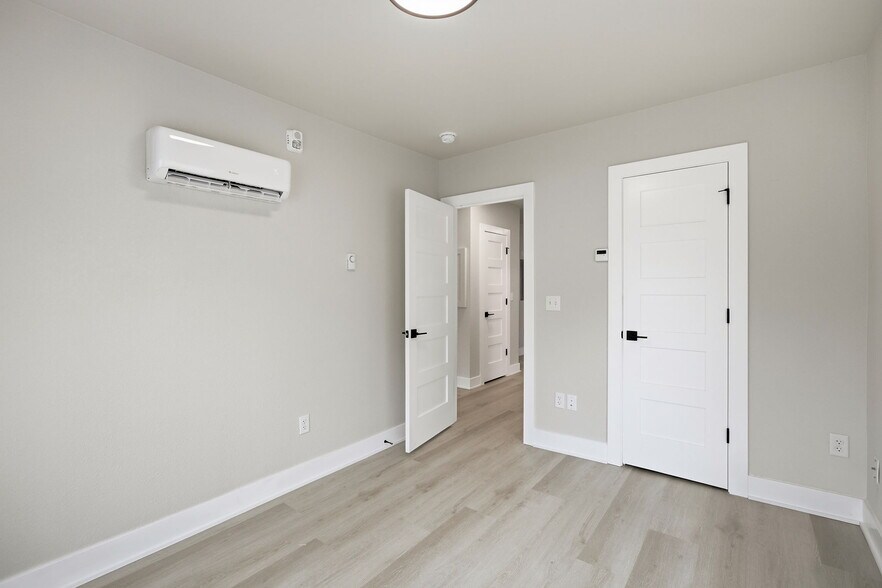 More Photos Of 4335 Mercier St, Kansas City Multifamily For Sale