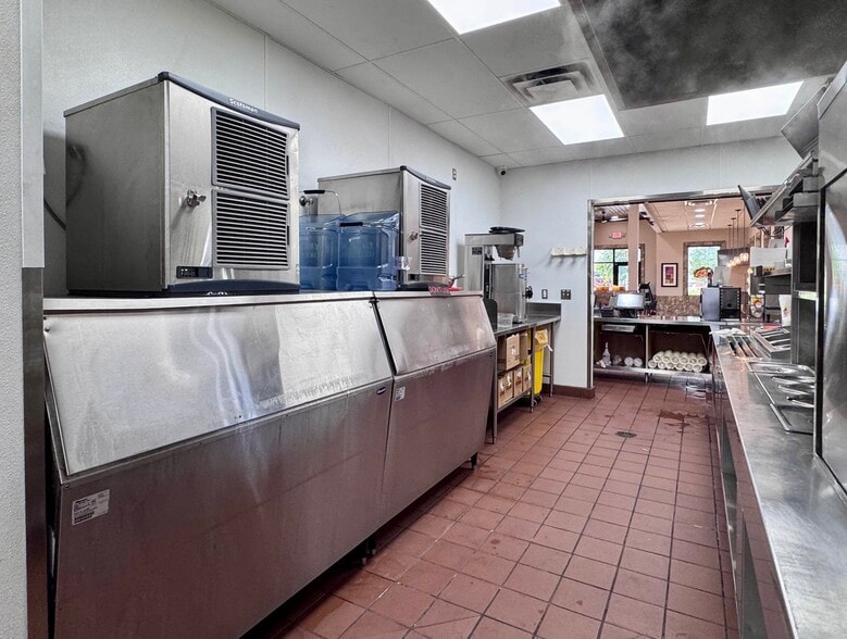 More Photos Of 3201 W Stan Schlueter Loop, Killeen General Retail For Sale
