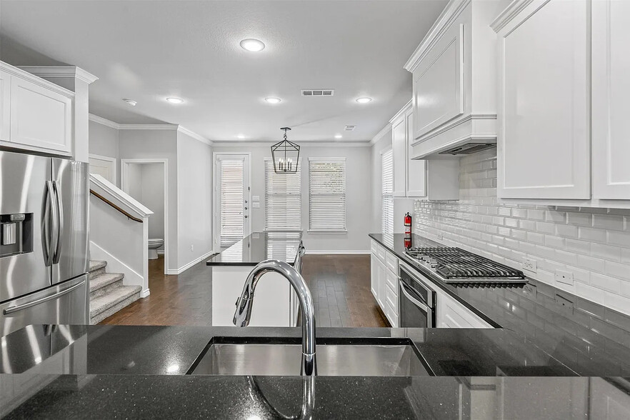 More Photos Of 2611 McCart Ave, Fort Worth Apartments For Sale