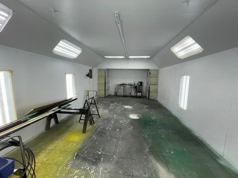 More Photos Of 7636 Clarewood Dr, Houston Industrial For Sale