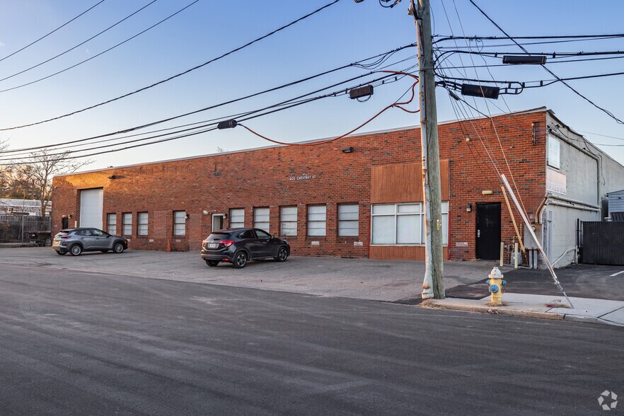 Primary Photo Of 603 Chestnut St, Garden City Manufacturing For Lease