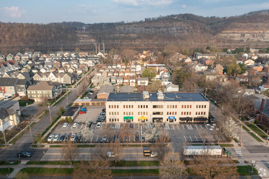 Primary Photo Of 333 Allegheny Ave, Oakmont Office For Lease