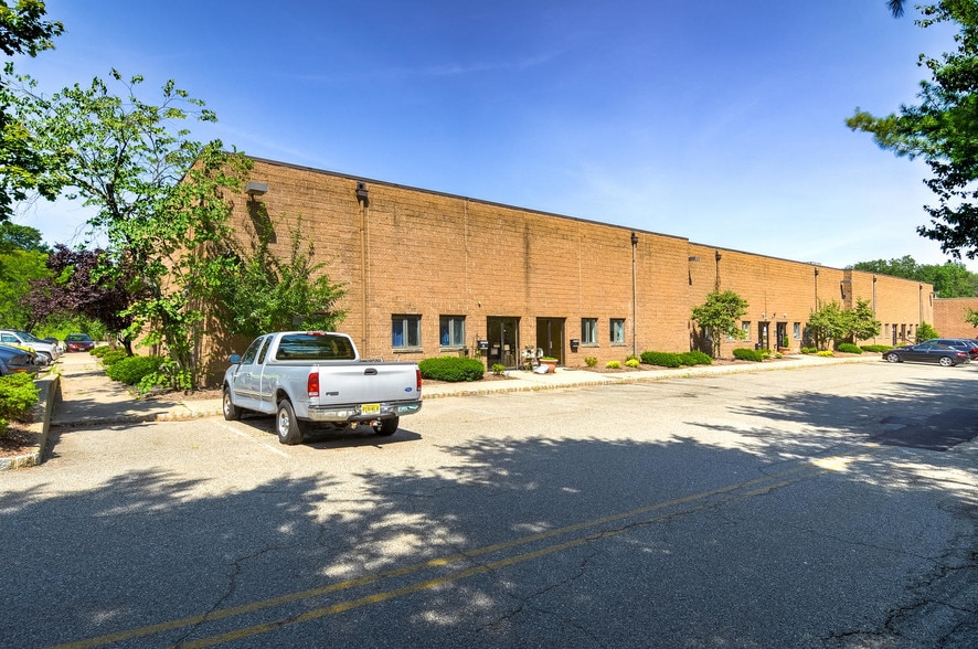 More Photos Of 60 E Hanover Ave, Morris Plains Showroom For Sale