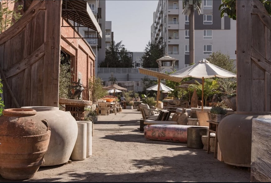 More Photos Of 3334 S La Cienega Pl, Los Angeles Warehouse For Lease