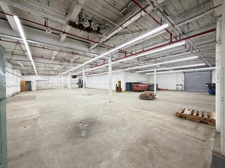More Photos Of 1109 Grand Ave, North Bergen Warehouse For Lease