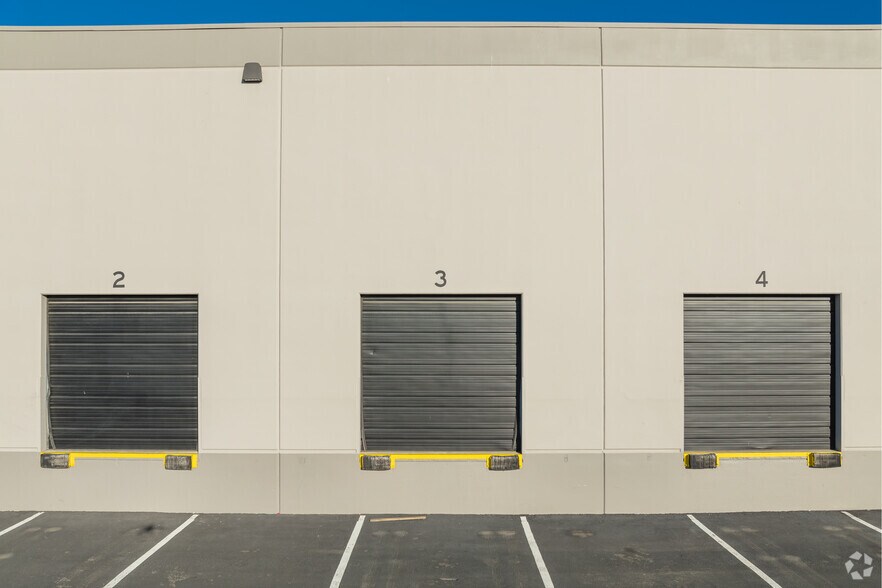 More Photos Of 767 Eubanks Dr, Vacaville Warehouse For Lease