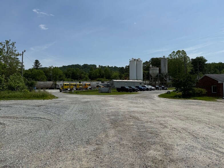 More Photos Of 5426 Asheville Hwy, Hendersonville Convenience Store For Sale