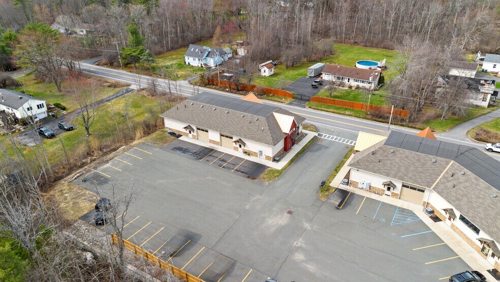 More Photos Of 1 Charlton Rd, Ballston Spa Freestanding For Lease
