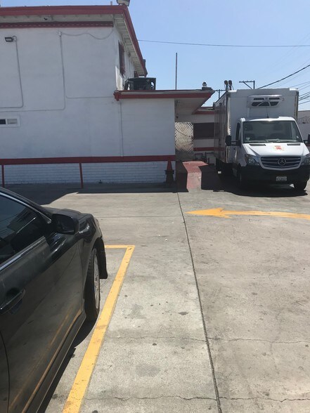 More Photos Of 5120 E Olympic Blvd, East Los Angeles General Retail For Sale