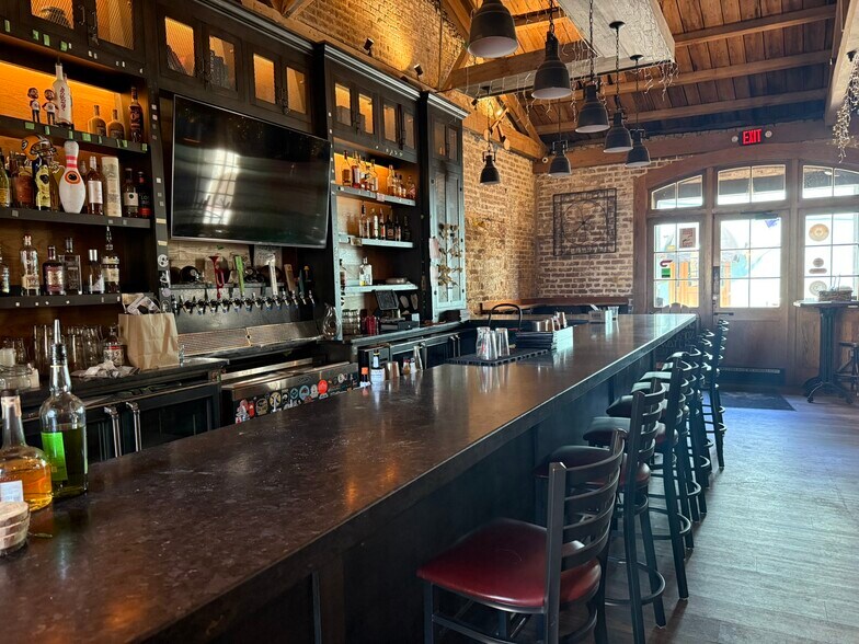 More Photos Of 5 Cumberland St, Charleston Restaurant For Sale