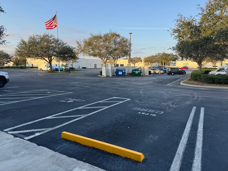 More Photos Of 580-584 NW University Blvd, Port Saint Lucie Unknown For Lease