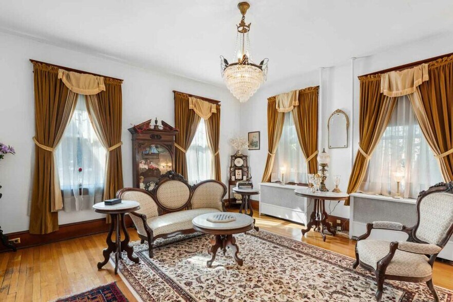 More Photos Of 6100 Frederick Ave, Catonsville Hospitality For Sale