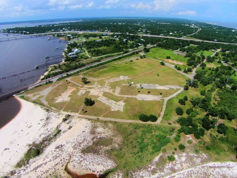 34 Acres On Henderson Pt  