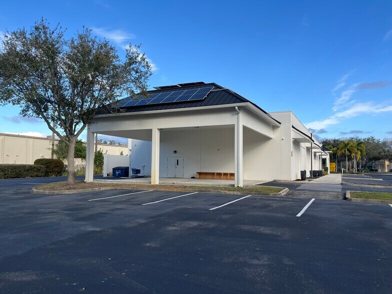 More Photos Of 1892 SE Federal Hwy, Stuart Storefront Retail Office For Sale