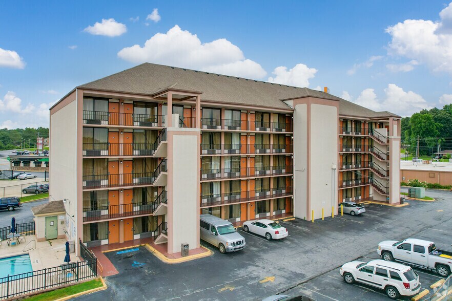 More Photos Of 3452 Macon Rd, Columbus Hotel For Sale