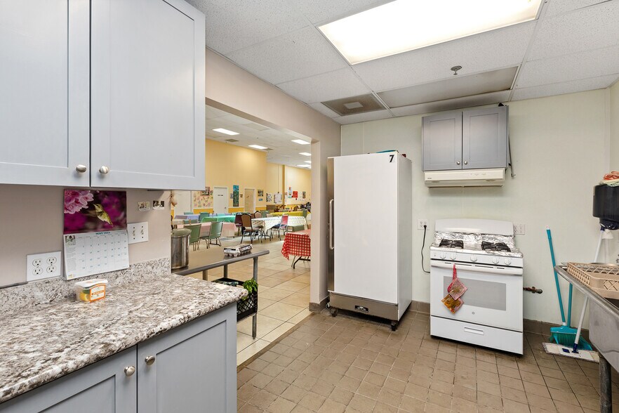 More Photos Of 1550 Steiner St, San Francisco Storefront Retail Office For Sale