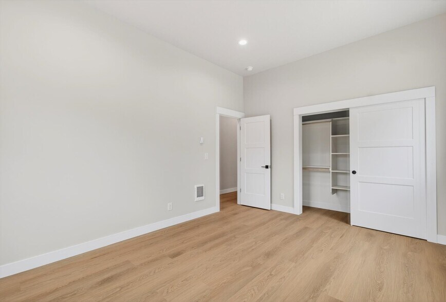 More Photos Of 11 Sun Crest Ln, Cathlamet Multifamily For Sale