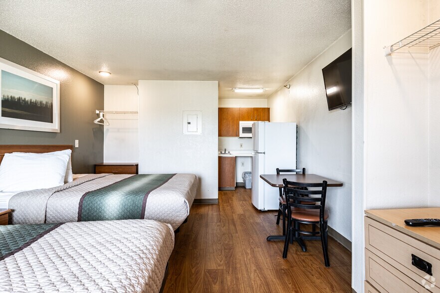 More Photos Of 4301 N Corrington Ave, Kansas City Hotel For Sale