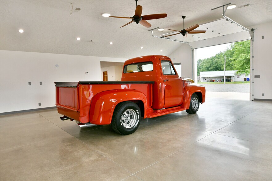 More Photos Of 3019 Parkman Rd NW, Warren Flex For Sale