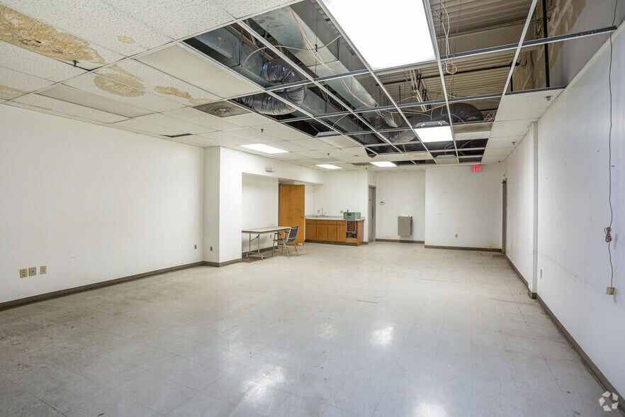 More Photos Of 1315 W 12th St, Kansas City Warehouse For Sale