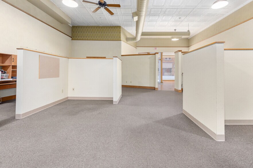 More Photos Of 111 W North Water St, New London Office For Lease