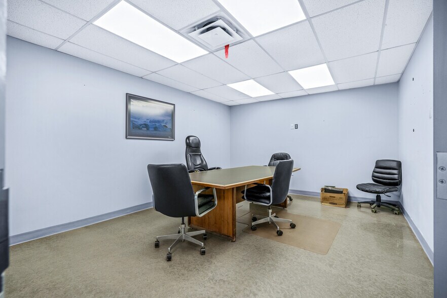 More Photos Of 501075 RR 14, Lloydminster Manufacturing For Sale