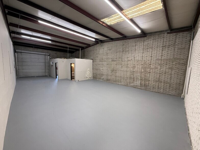 More Photos Of 1731 Wall St, Garland Unknown For Lease