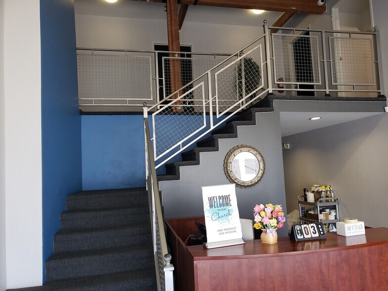 More Photos Of 7624 Varna Ave, North Hollywood Religious Facility For Lease