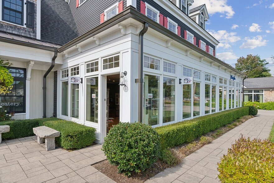 More Photos Of 2178 Post Rd, Wells Restaurant For Lease