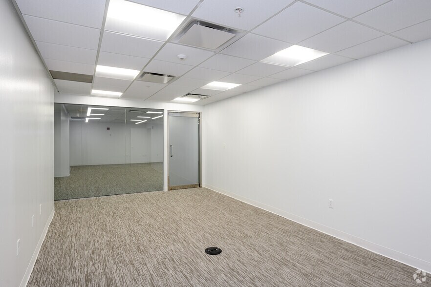 More Photos Of 1901 Pennsylvania Ave NW, Washington Office For Lease