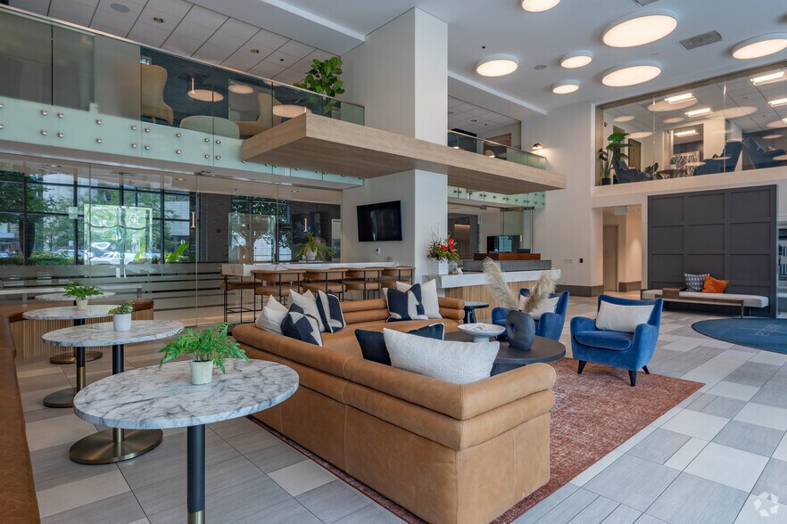 More Photos Of 300 N Canal St, Chicago Apartments For Sale