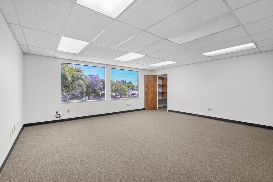 More Photos Of 4127 Bay St, Fremont Office For Lease