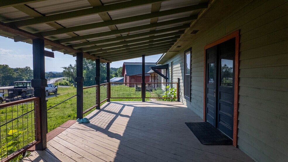 More Photos Of 2516 US-63, Hardy General Retail For Sale