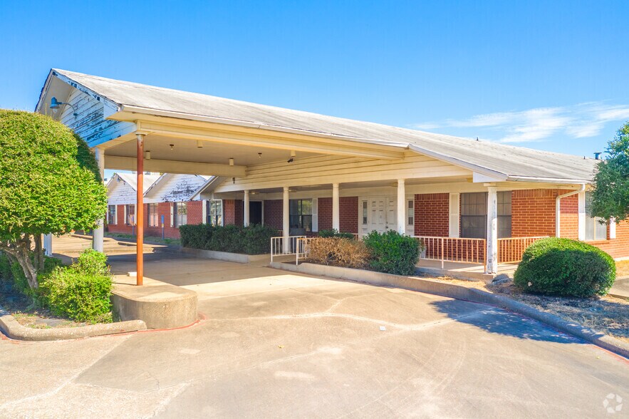 More Photos Of 123 Lions Club Park Rd, Lancaster Skilled Nursing Facility For Sale