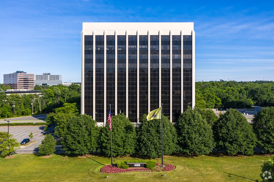 More Photos Of 499 Thornall St, Edison Office For Sale