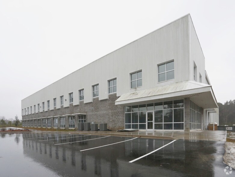 More Photos Of 137 Worth Beverage Dr, Burgaw Warehouse For Lease