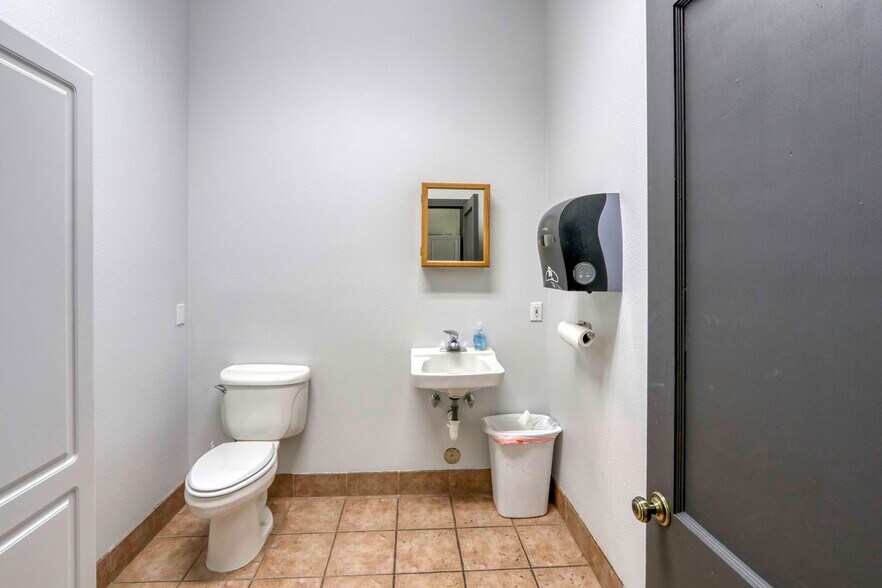 More Photos Of 316 N 2nd Ave, Sandpoint Office For Lease