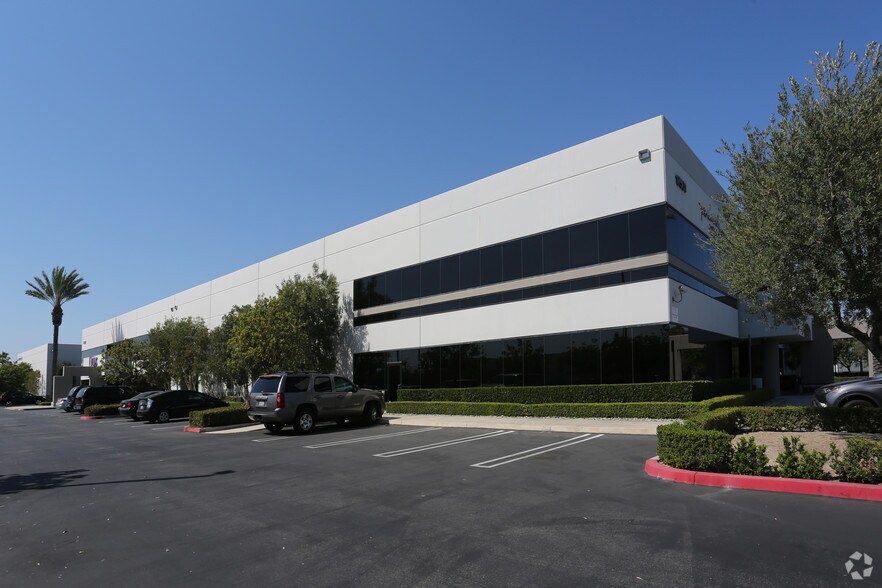 More Photos Of 17501-17551 Von Karman Ave, Irvine Warehouse For Lease
