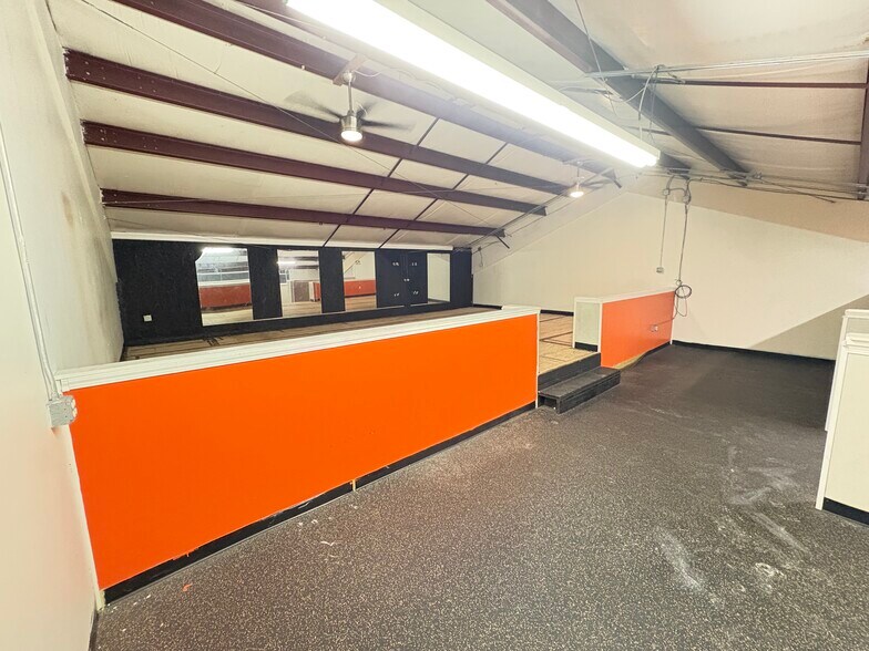 More Photos Of 17130 Townes Rd, Friendswood Warehouse For Lease