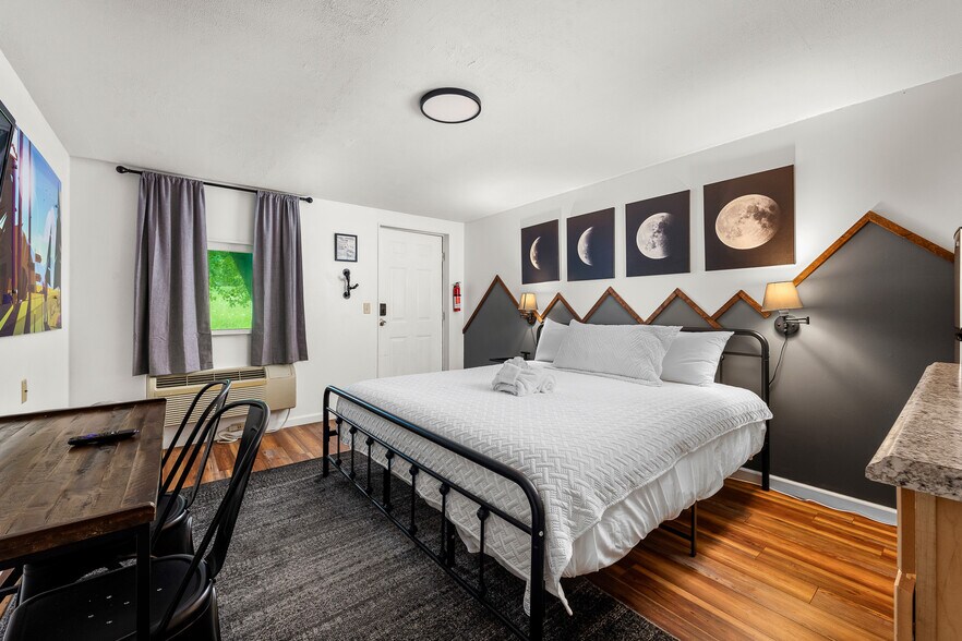 More Photos Of 3804 Wears Valley Rd, Sevierville Hotel For Sale