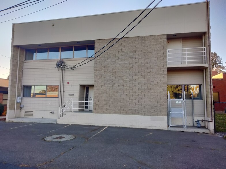 More Photos Of 303 S 12th Ave, Yakima Medical For Sale