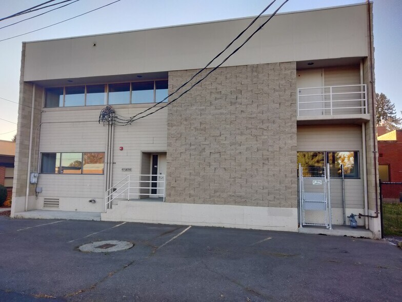 More Photos Of 303 S 12th Ave, Yakima Medical For Sale