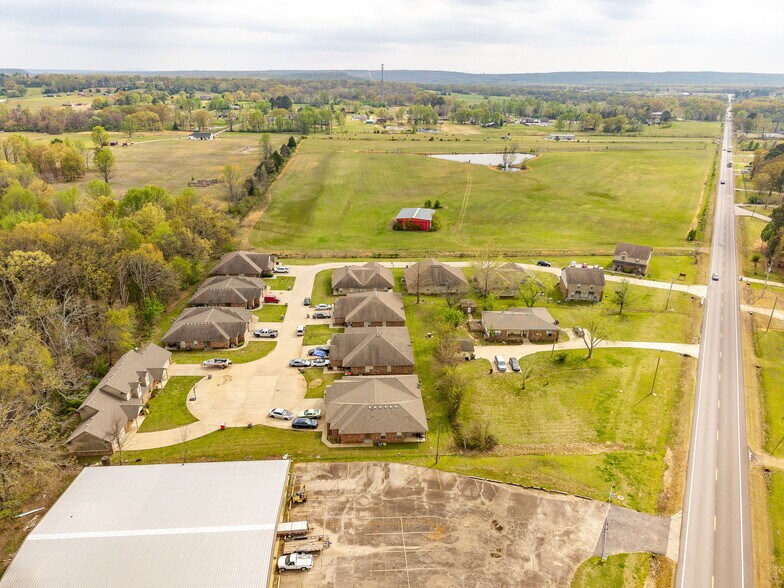 More Photos Of 1810 Hanson Dr, Lavaca Apartments For Sale