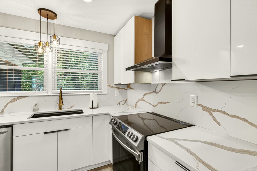 More Photos Of 1120 Central Ave, Summerville Office For Sale