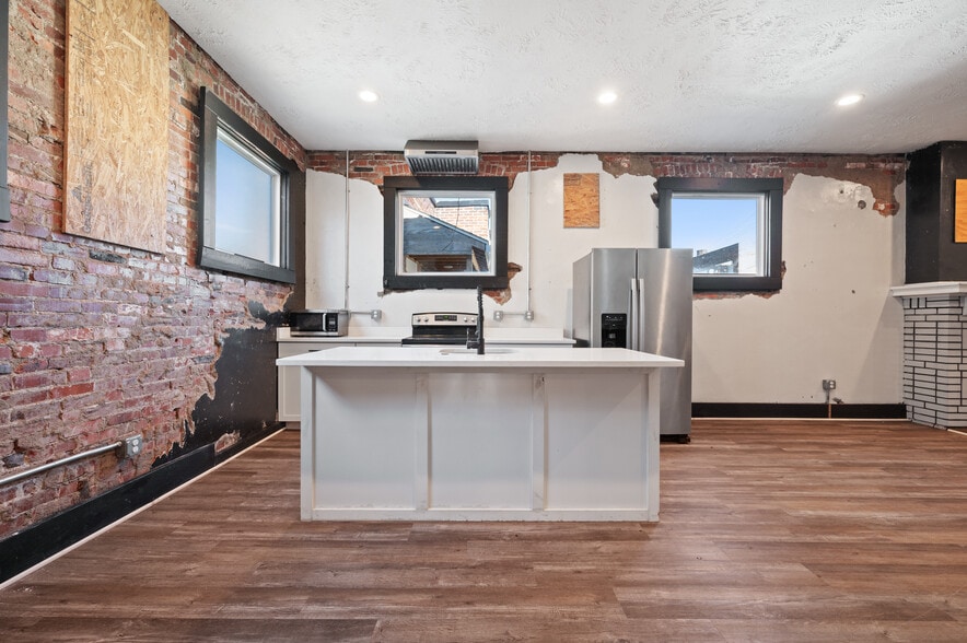 More Photos Of 200-208 E Eighth Ave, Munhall Freestanding For Sale