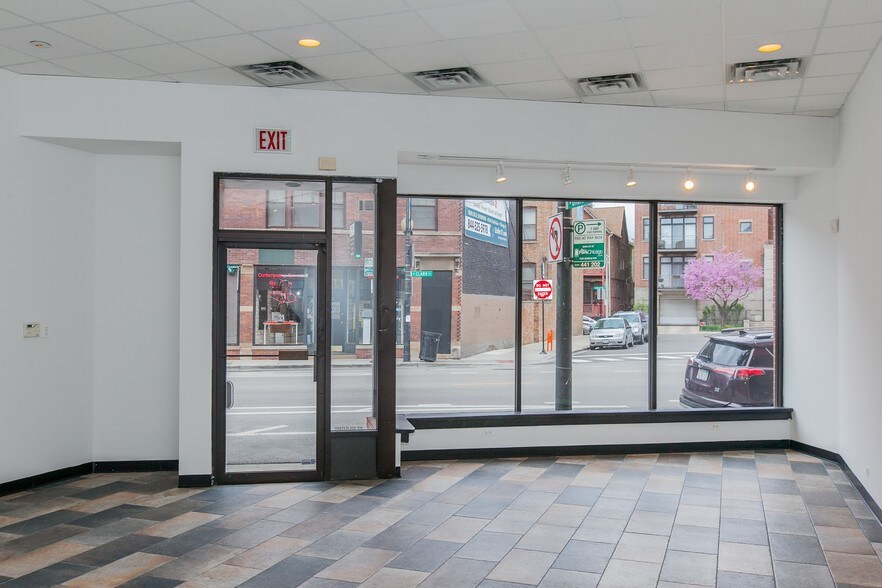 More Photos Of 2863-2865 N Clark St, Chicago Apartments For Lease