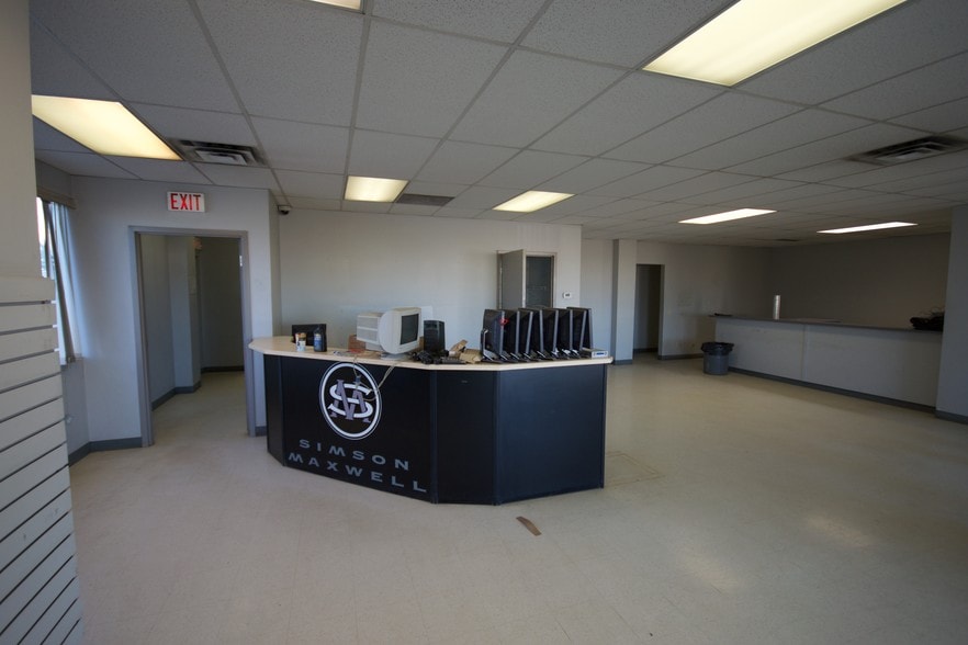 More Photos Of 5711 80th Ave SE, Calgary Warehouse For Lease