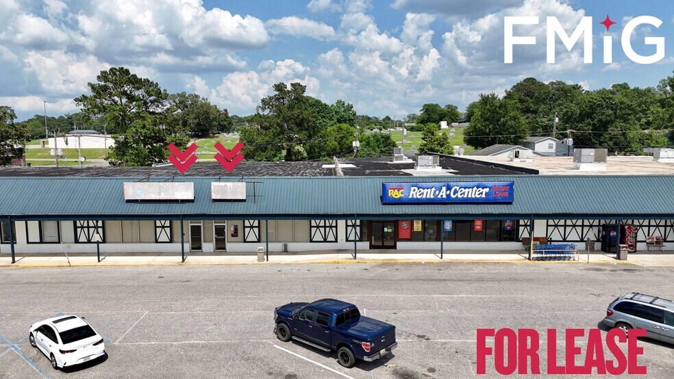 More Photos Of 412 N Main St, Opp Unknown For Lease