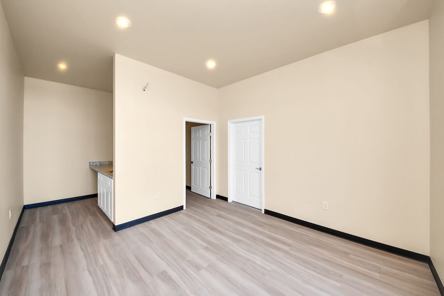 More Photos Of 18011 Cypress Rose Hill Rd, Cypress Unknown For Lease