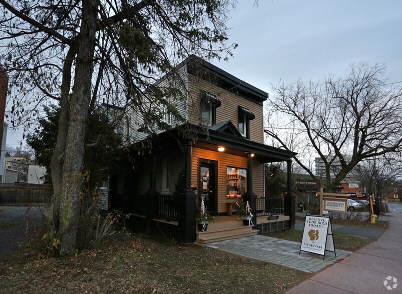 Primary Photo Of 127 Beechwood Ave, Ottawa Storefront For Lease